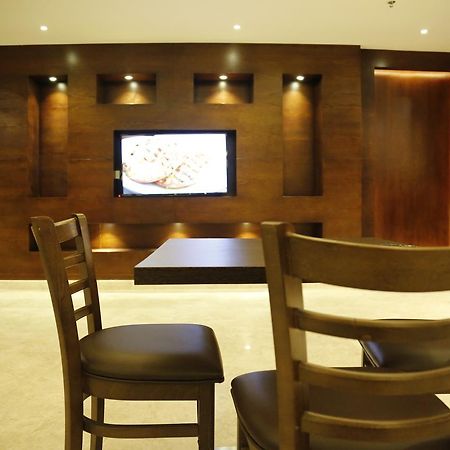 Flora Hotel Suite 2 فلورا2 للشقق المخدومة Riyadh Ngoại thất bức ảnh